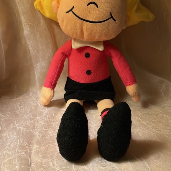 Kohls Cares Emily Elizabeth From Clifford the dog - Picture 3 of 8